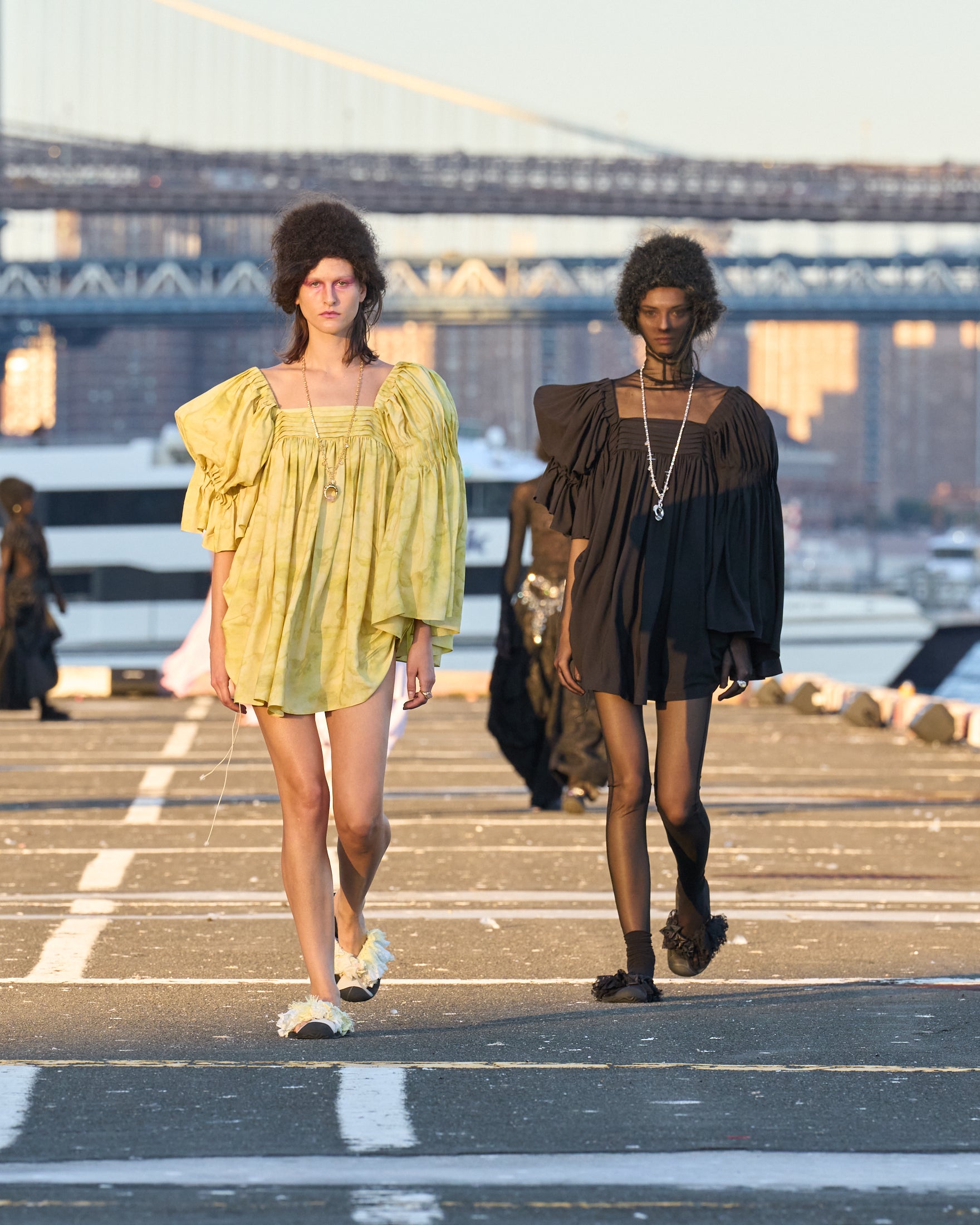 Silver Runway - Collina Strada